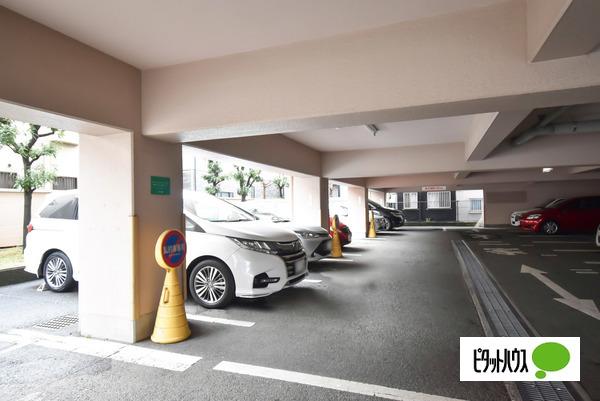 コスモ川崎京町 駐車場