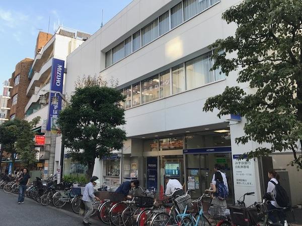 銀行