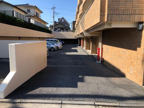 ケンジントンコート成田 駐車場