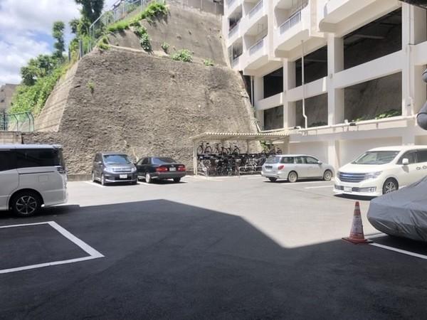パークサイドレジデンス 駐車場