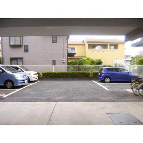 ローズガーデン南行徳参番館 駐車場