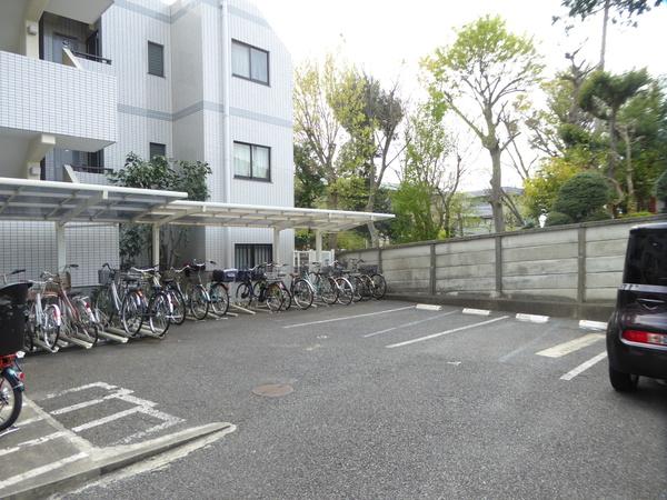 グランシャリオ府中第一 駐車場
