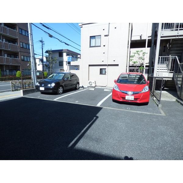 ベルシヤトゥ西新井 駐車場