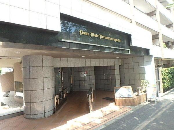 ライオンズヴィアーレ練馬春日町 エントランス