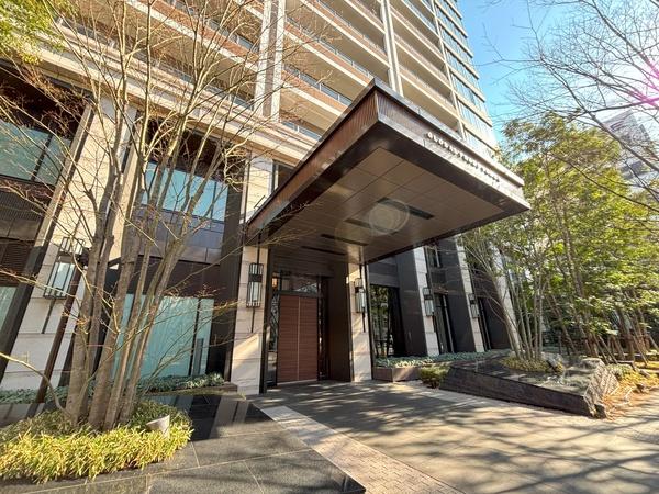 ＧＬＯＢＡＬ ＦＲＯＮＴ ＴＯＷＥＲ エントランス