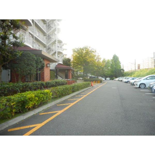 サンライトパストラル六番街A棟 駐車場