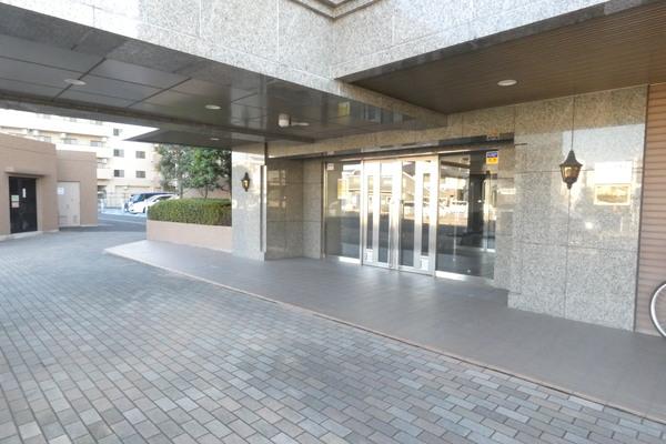 ライフピア新越谷Ⅲソレイユコート エントランス