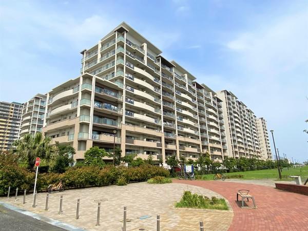 プラウド新浦安パームコートD棟 外観