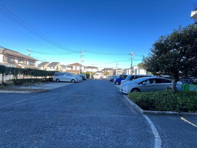 エクレール八潮 駐車場