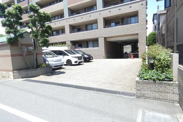 レクセルマンション草加第３ 駐車場