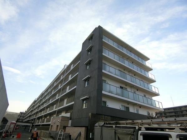 ルネサンス初石 外観