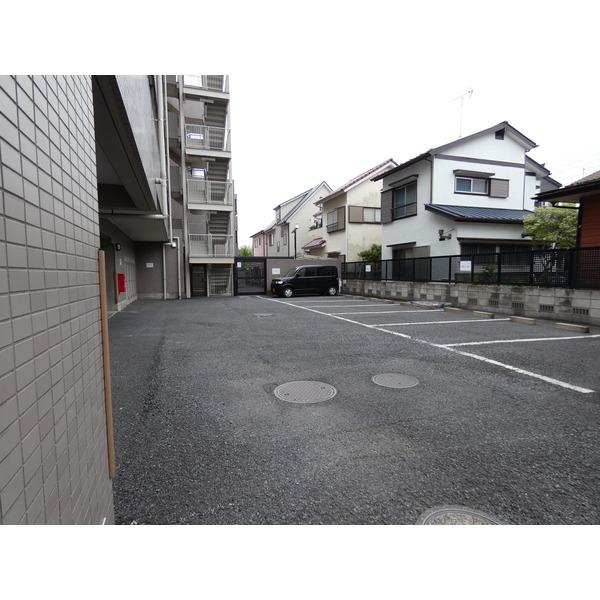ライフピア越谷南 駐車場