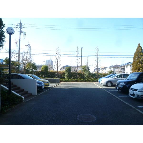 ウッドパークちはら台駅前Ｒ棟 駐車場