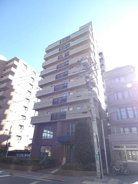 ●前面道路は人通り多く夜遅くの帰宅も安心