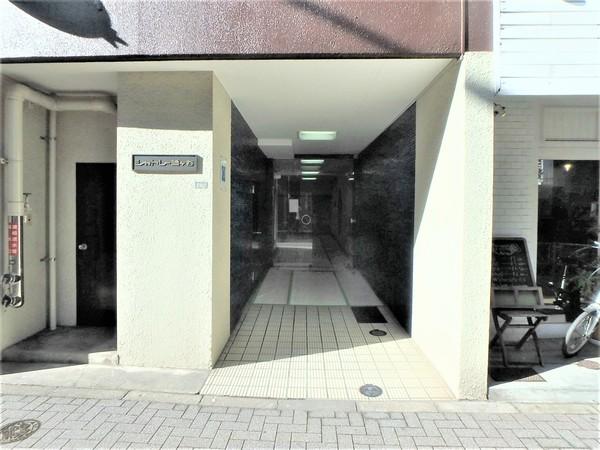 シャトレー幡ヶ谷 エントランス