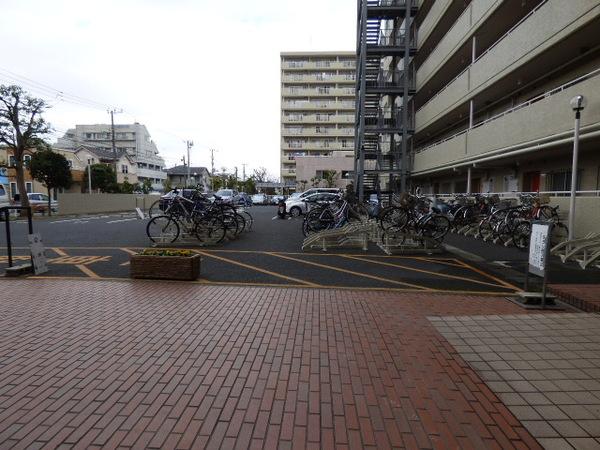 市川ハイツＡ棟 駐車場
