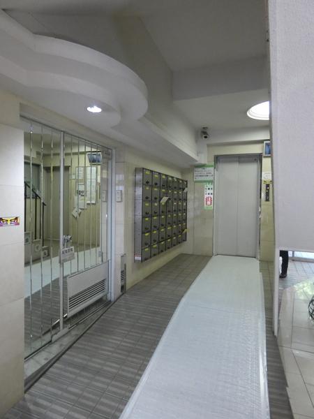 関口町住宅 ロビー