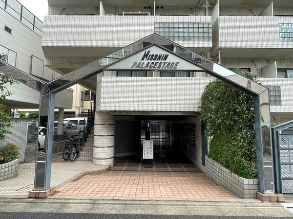 日神パレステージ本駒込 エントランス