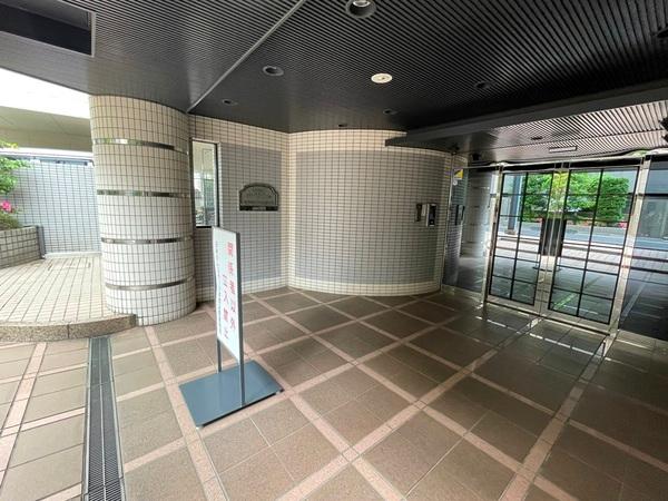 日神パレステージ本駒込 エントランス