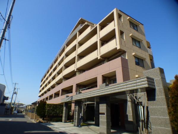 落ち着いたお洒落な外観