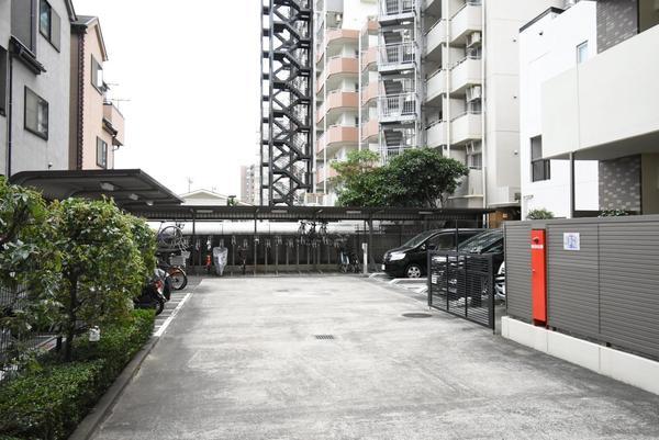 エレンシア川崎藤崎壱番館 駐車場