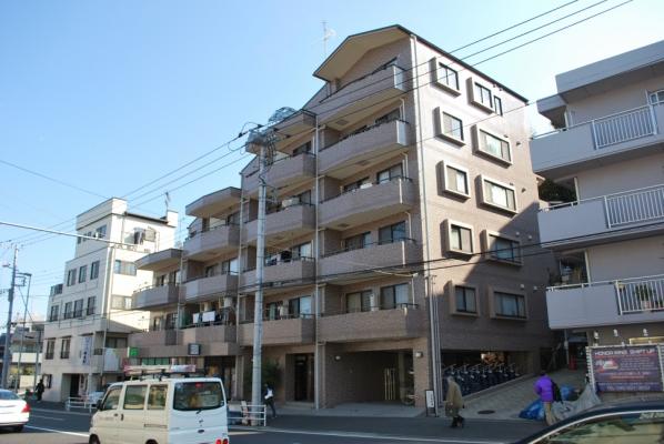 アピオ横浜鴨居 外観