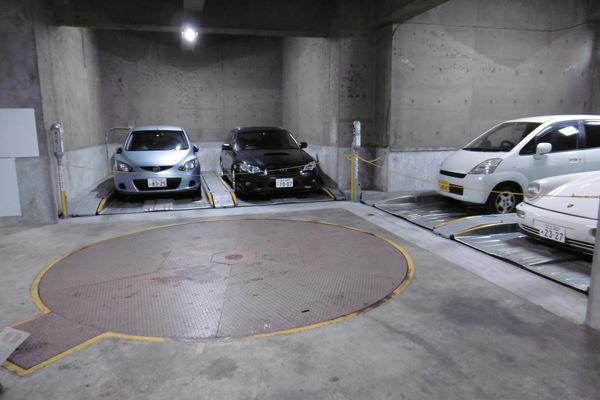 カーサ田原町 駐車場