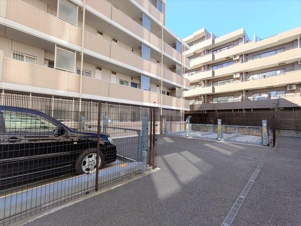 プレシス調布ヶ丘 駐車場
