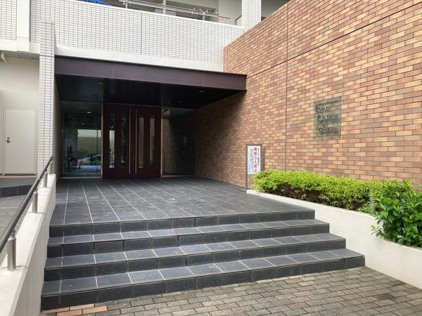 ロータリーパレスくぬぎ山 エントランス