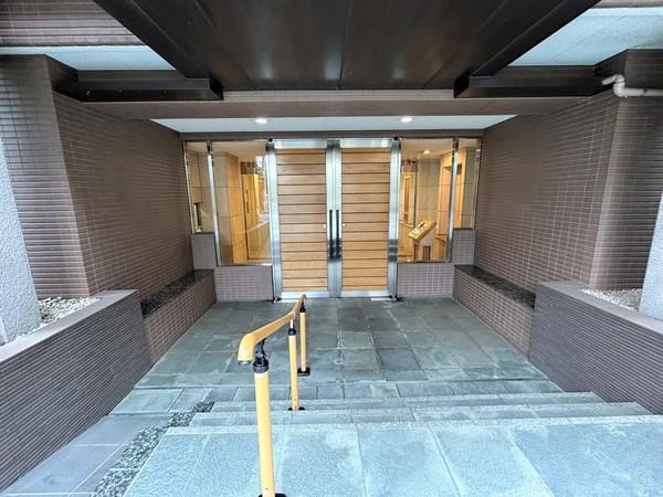 朝日エンブレム白金台 エントランス