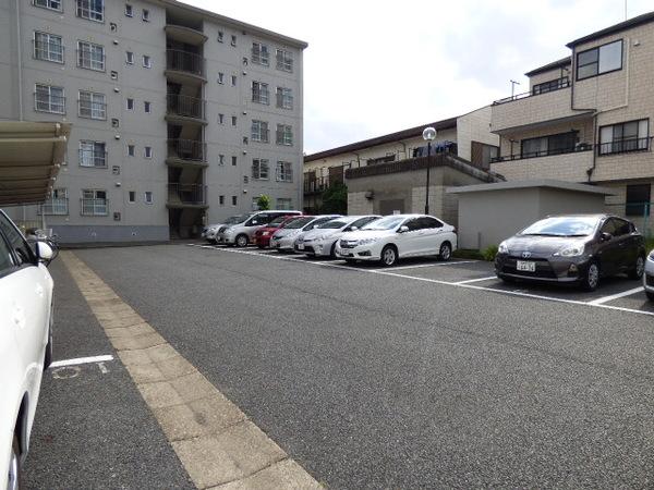 トーア市川マンション 駐車場