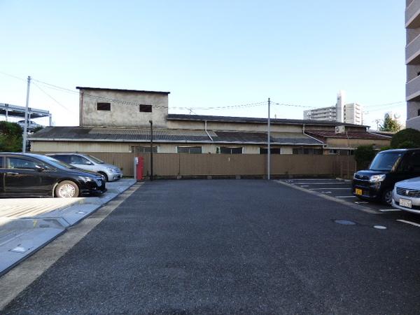 パラッシオ市川中山 駐車場