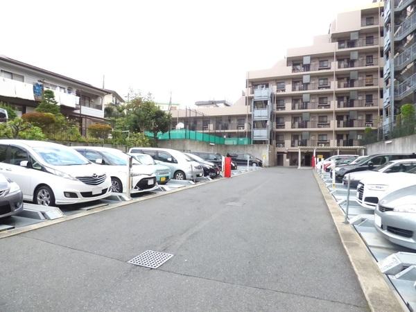 ダイアパレス川口新井宿 駐車場
