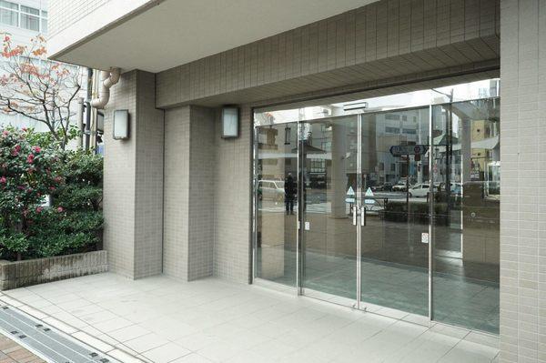 エクセルシオール西新宿 エントランス