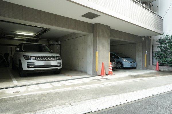 エクセルシオール西新宿 駐車場