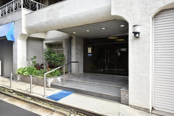 メトロ新高円寺 エントランス