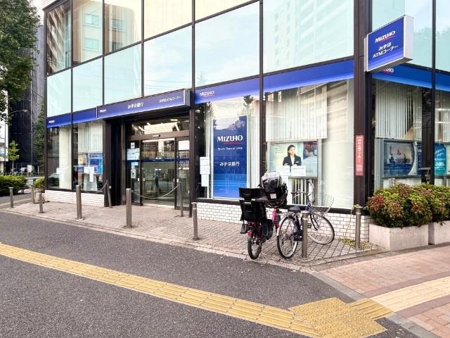 銀行
