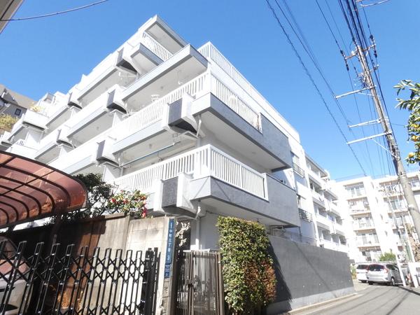 ●重厚感あるコンクリートマンション