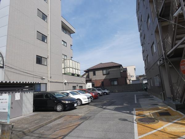 春日部セントラルコーポ 駐車場