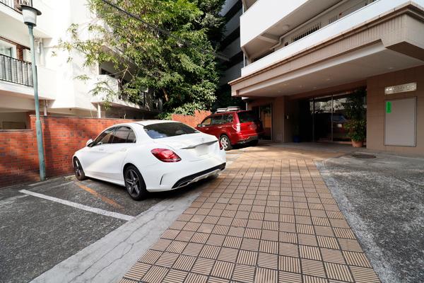 高輪中台マンション 駐車場