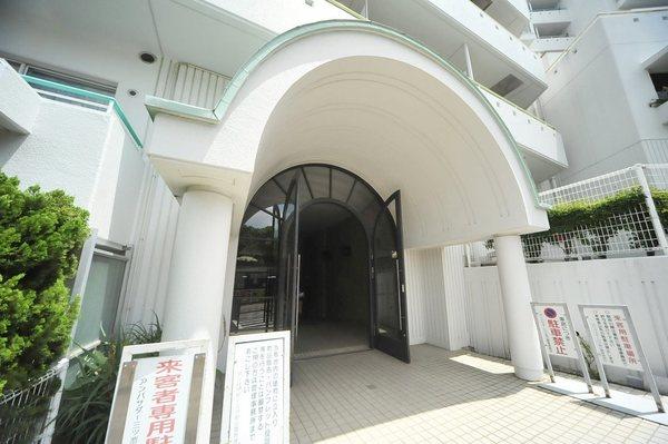 アンバサダー三ツ池公園G棟 エントランス