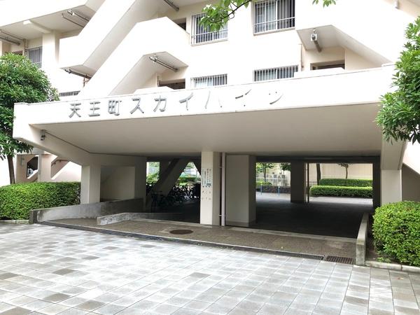天王町スカイハイツ5号棟 エントランス