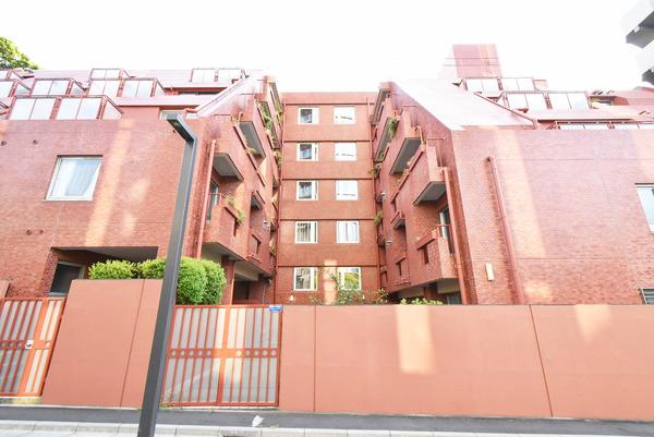 鉄筋コンクリート造・地下１階　地上６階建