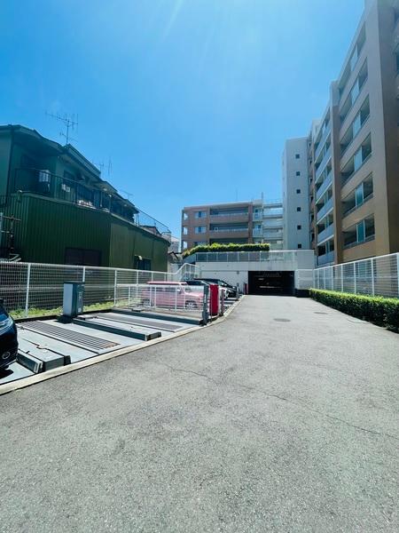 クレストフォルム日吉レインボーズヒルサウスコート棟 駐車場