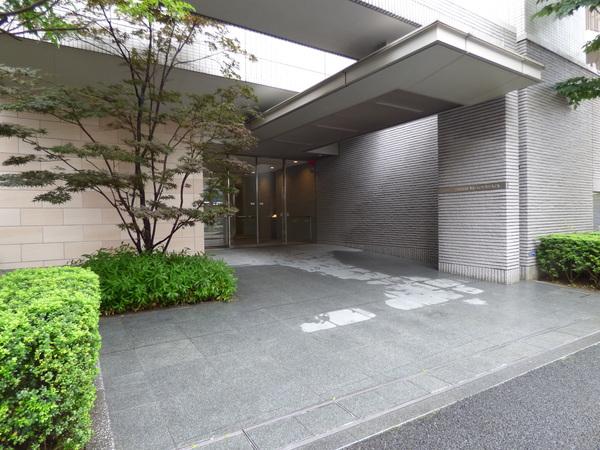 プラウド本八幡 エントランス