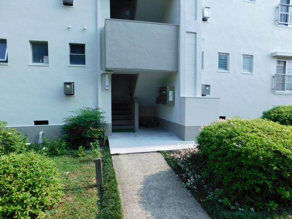 田園青葉台住宅団地１０号棟 エントランス