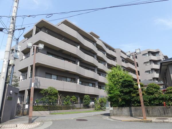 バルコニー全面建物なく日当たり良好です。