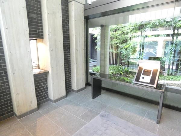 ザ・パークハウス山吹神楽坂 ロビー