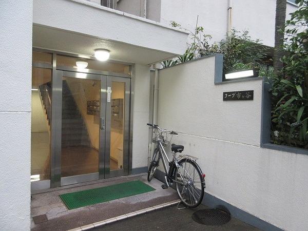 コープ市ヶ谷 エントランス