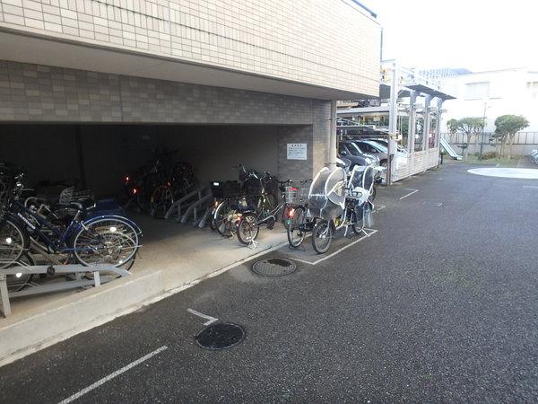 ライオンズマンション日吉東第５ 駐車場